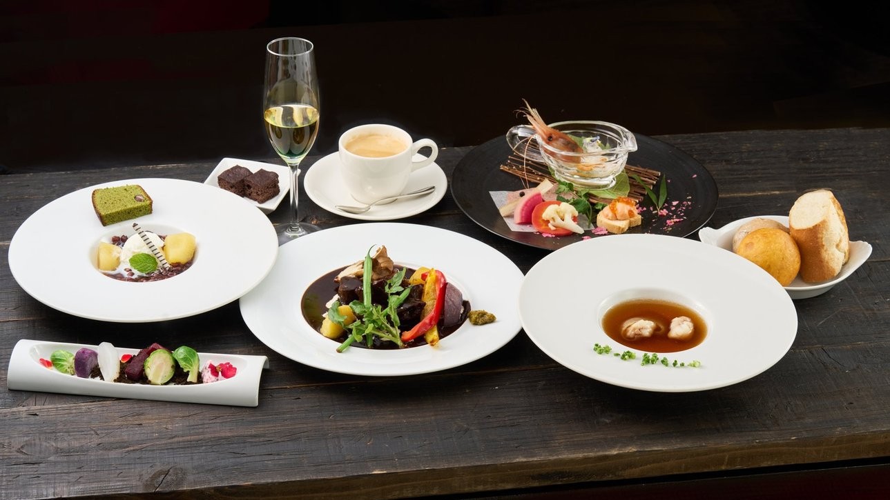 【1泊目の夕食+朝食2回付き連泊プラン】ディナーは肉料理メインのスタンダードコース「月」