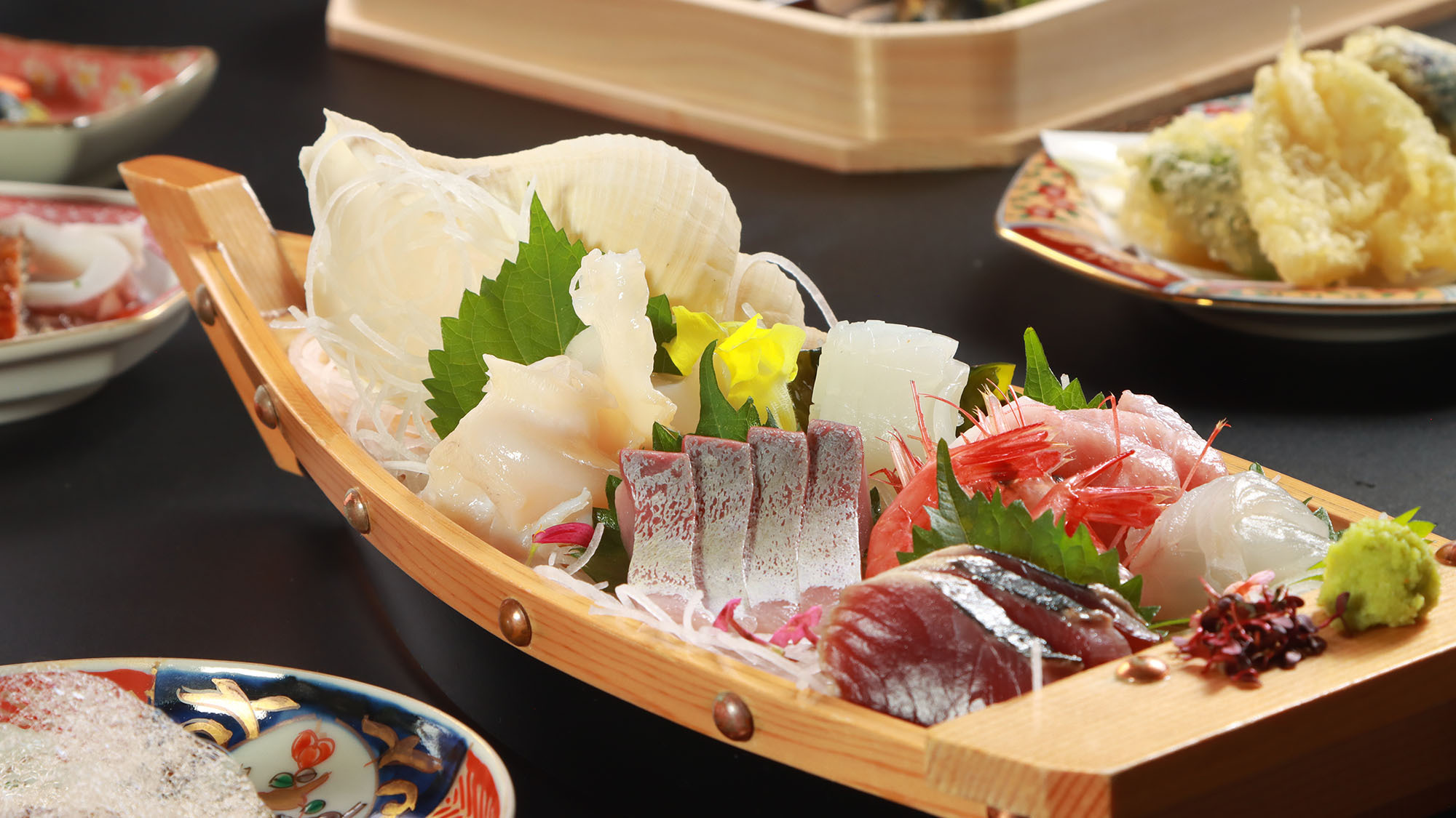 ◆キトキトな魚介類をミニ舟盛りで味わう〜【ちょっと贅沢にグレードアップミニ舟盛り会席プラン】