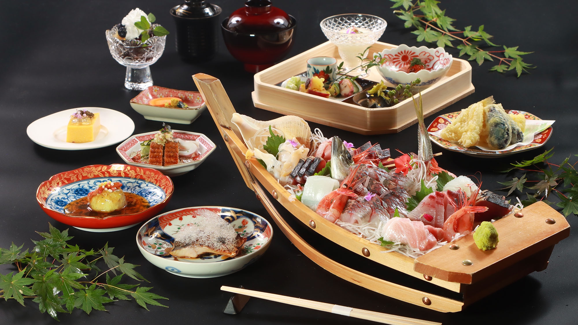 ◆『天然のいけす-富山湾-』の新鮮魚介類と料理長の技に酔いしれる♪【豪華舟盛り会席-極-】