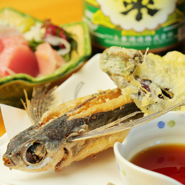 【夕食一例】名物トビウオの唐揚げもぜひご賞味ください！