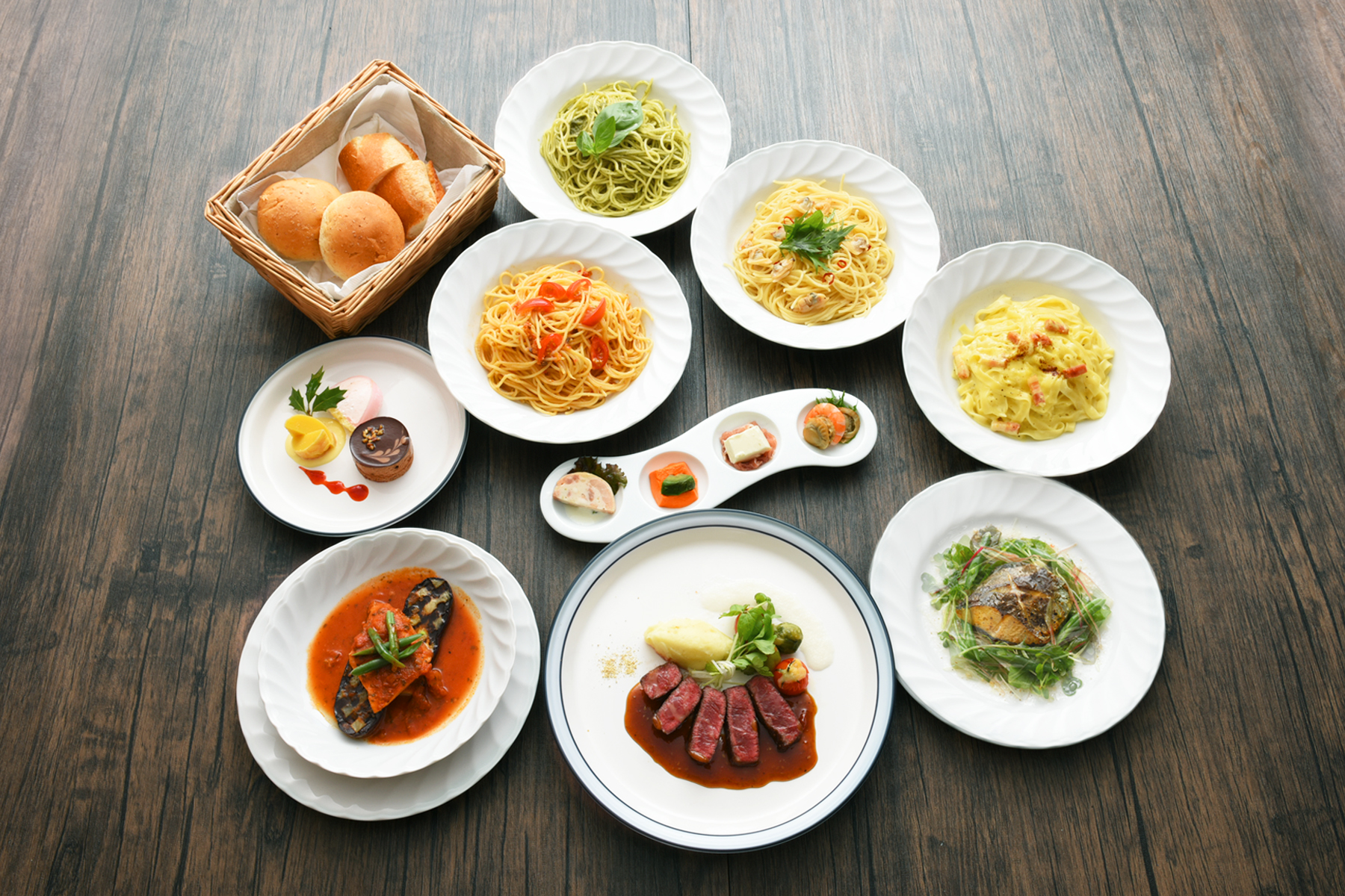 本格フレンチコース料理をご提供しております。