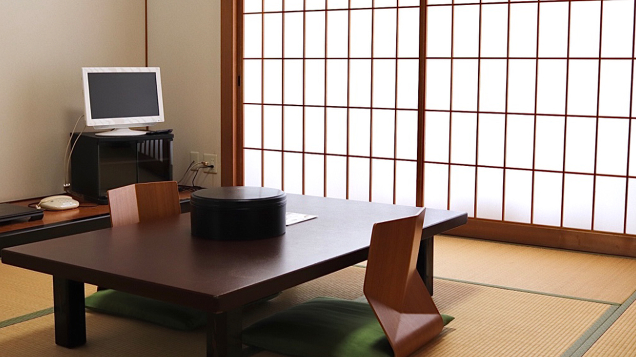 【和室８畳トイレ付一例】4名様までご宿泊できます。