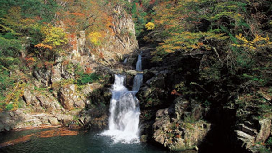 【三段峡】西日本有数の「峡谷凝縮美」が楽しめます。