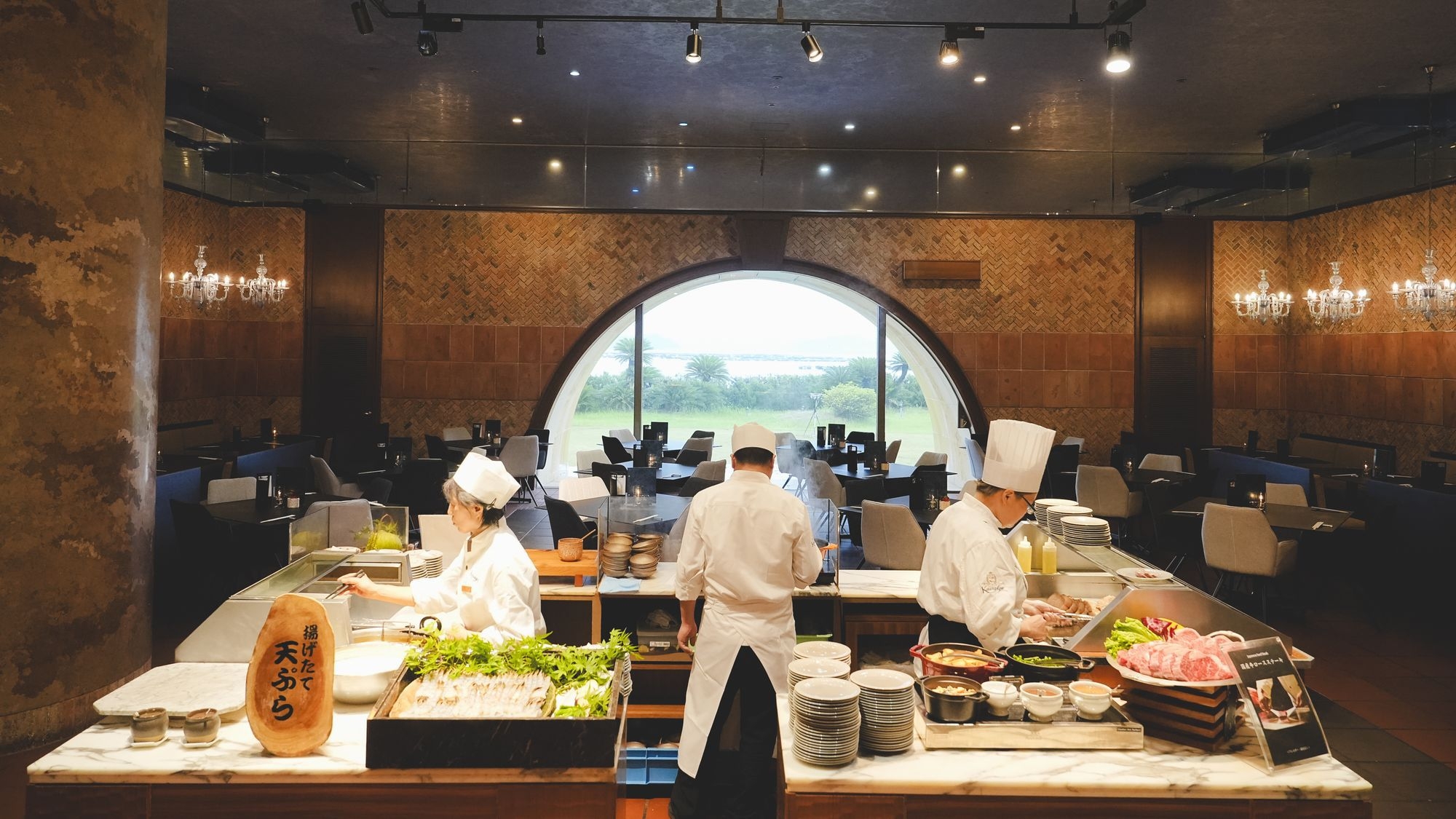 【王様のビュッフェ】＜愛犬と泊まれるメゾネット＞愛犬専用バス付！ご主人＆愛犬もご満悦