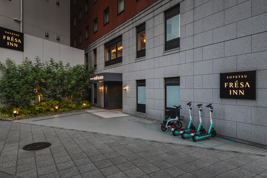 【リニューアル後】エントランス（夜）