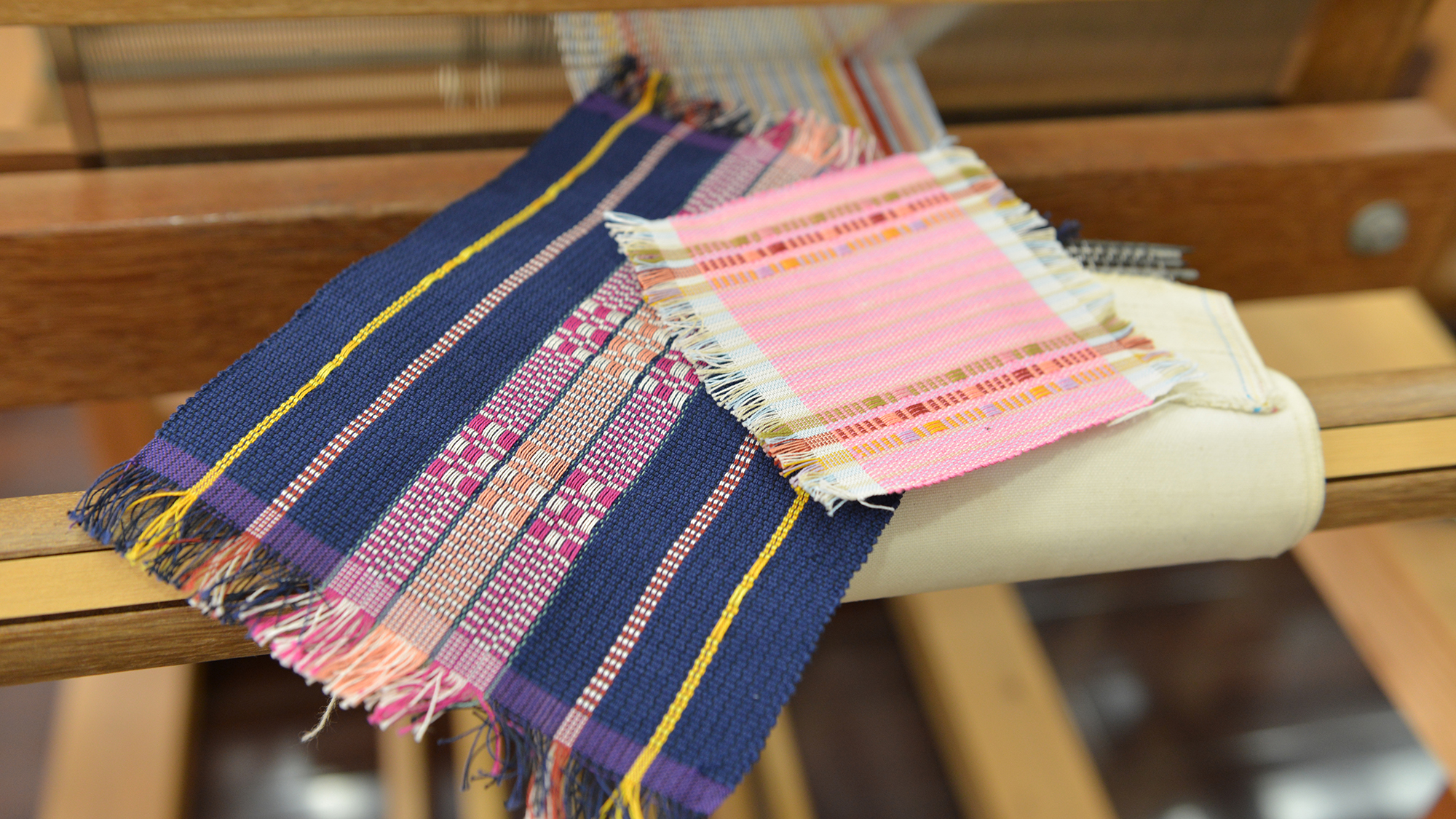 【首里織体験】琉球王朝時代、王族や貴族・士族にしか着ることが許されなかった格式高い織物を手軽に体験