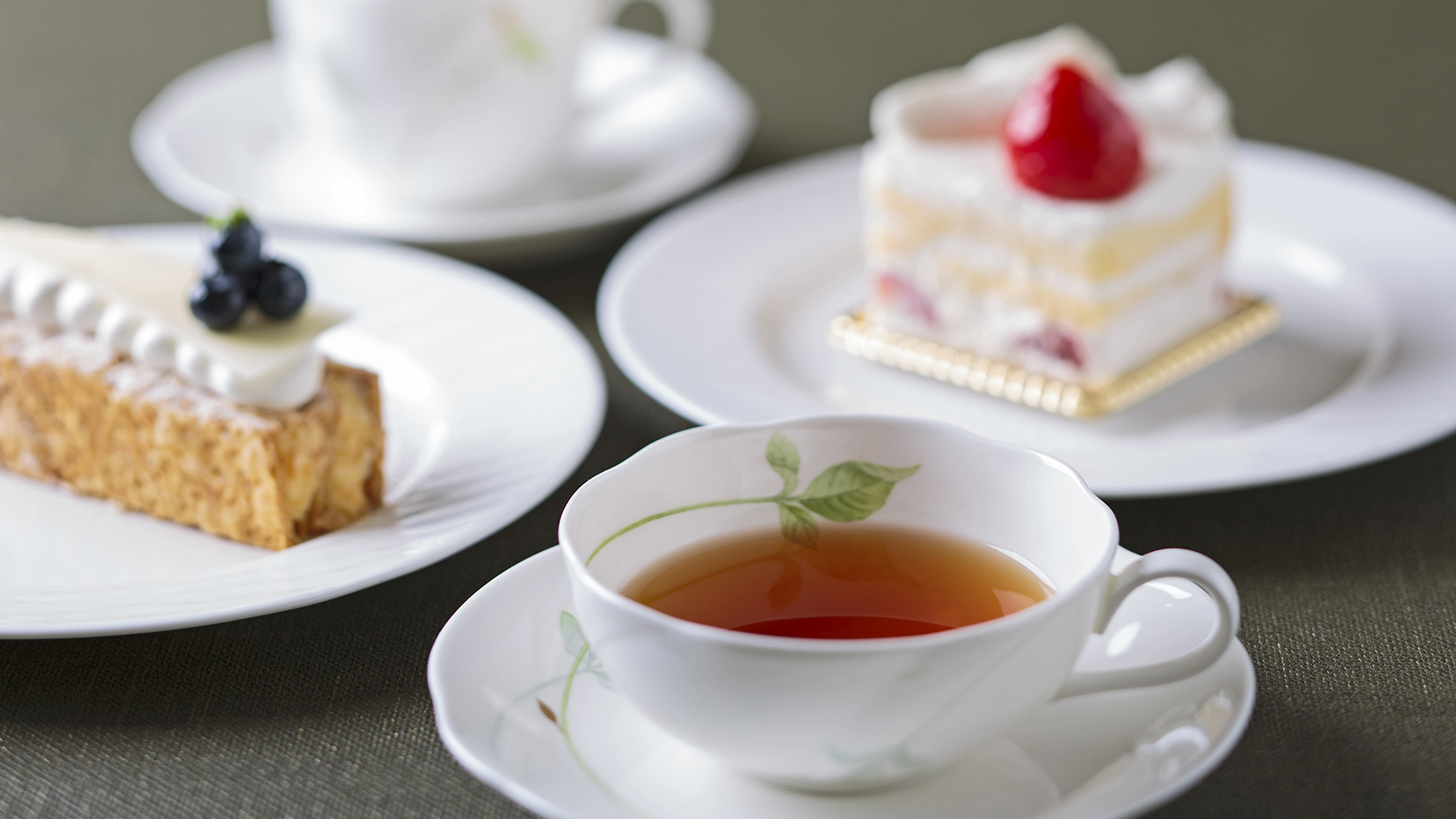 【カフェエリア】定番の味から、旬のフルーツやフレイバーのケーキまで、種類も豊富。