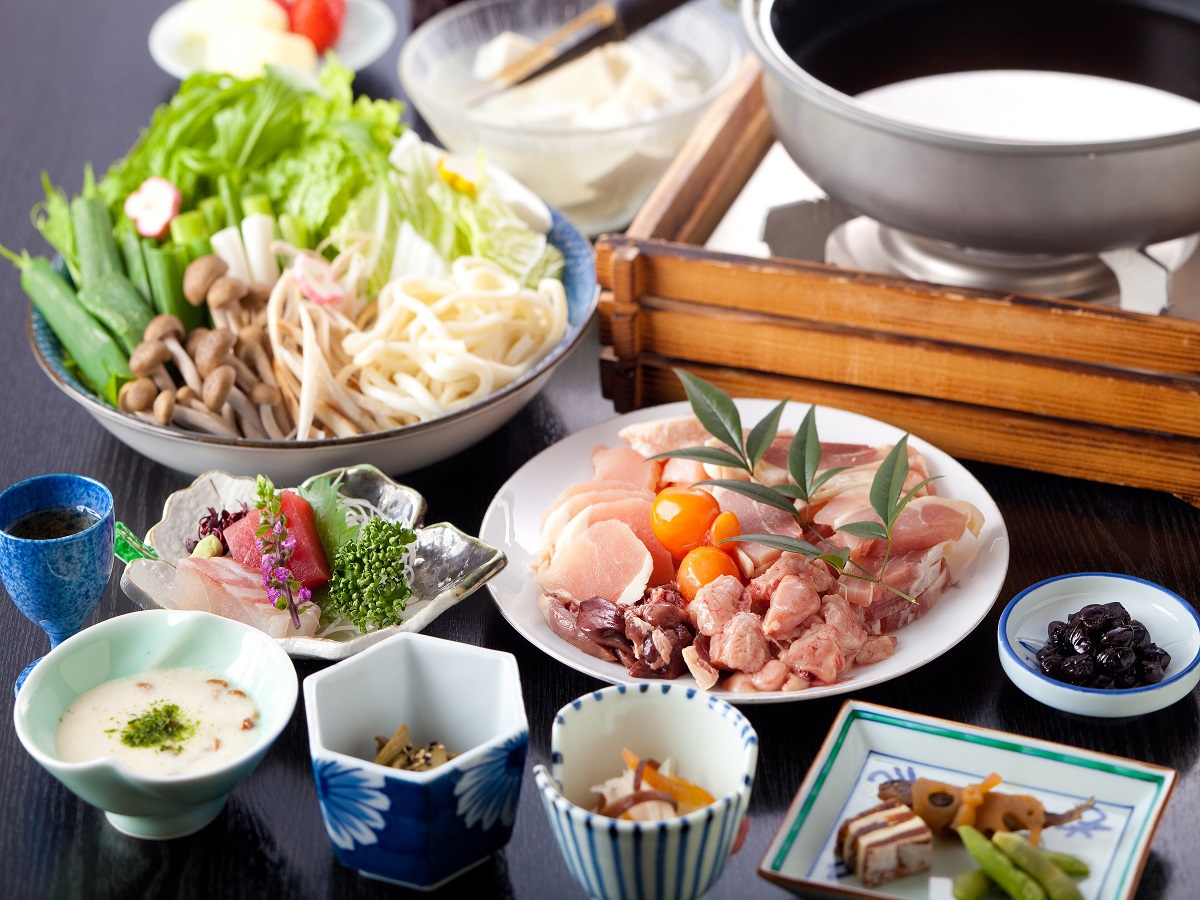 【2食付】選べる嬉しい鍋料理を堪能！自慢の地鶏鍋or鴨鍋を食べて幸せを噛みしめよう