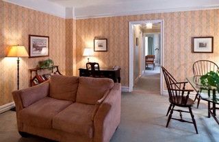 デラックススイートのリビングルーム