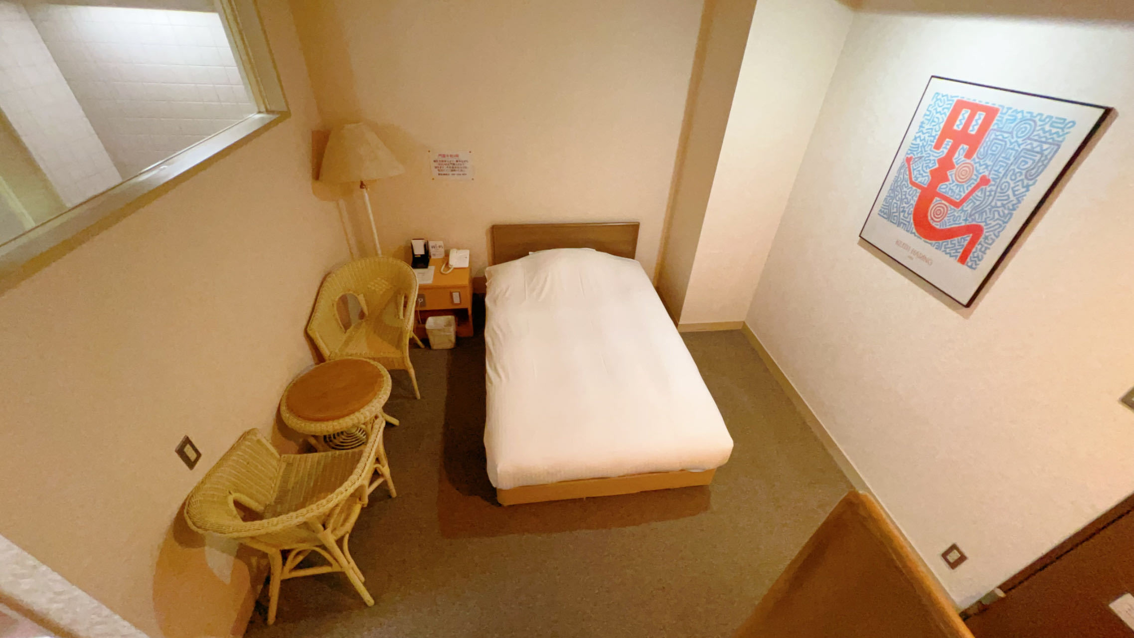 【禁煙】広いシングルルーム（バストトイレ付）無料ドリンクバー