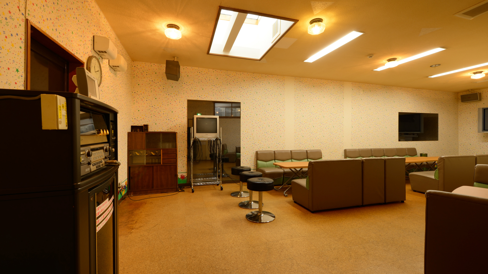 ■カラオケルーム