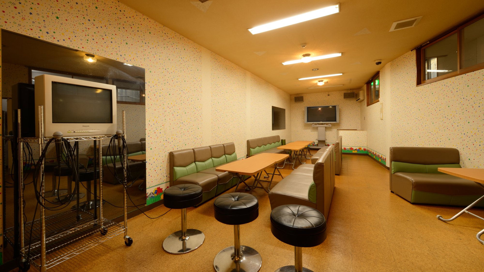 ■カラオケルーム