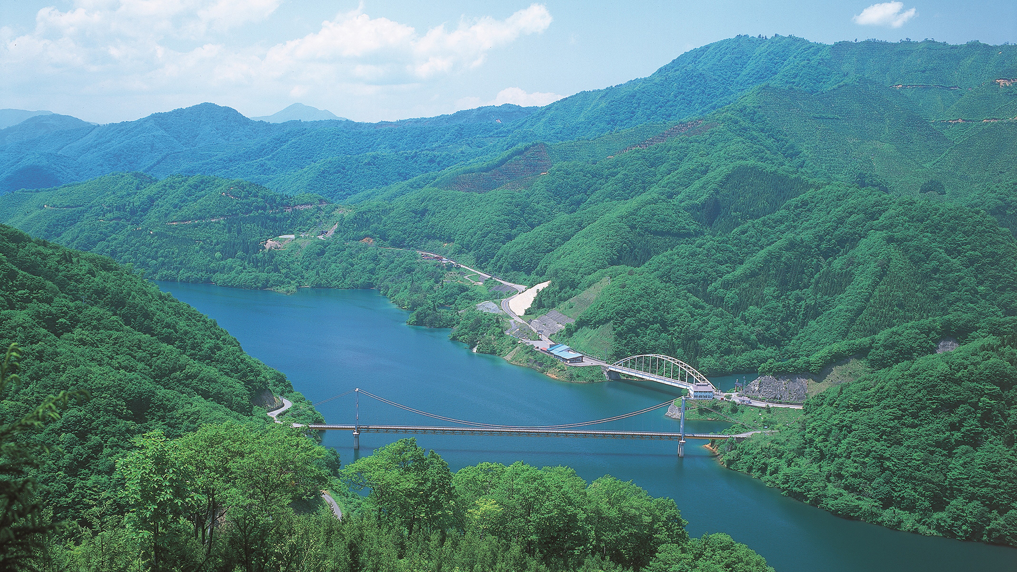 【当館より車で約2時間15分】九頭竜湖（大野市）