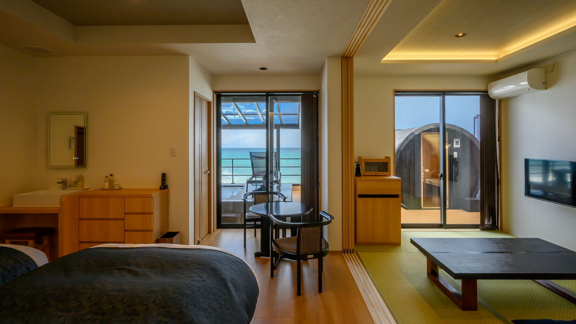 ■ロイヤルルーム【UMI-to-KAZE】■和室＋ベッドルーム