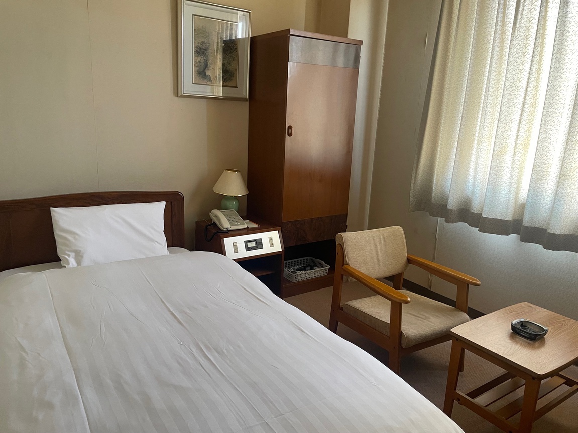 【喫煙】広めシングル【現金払い】