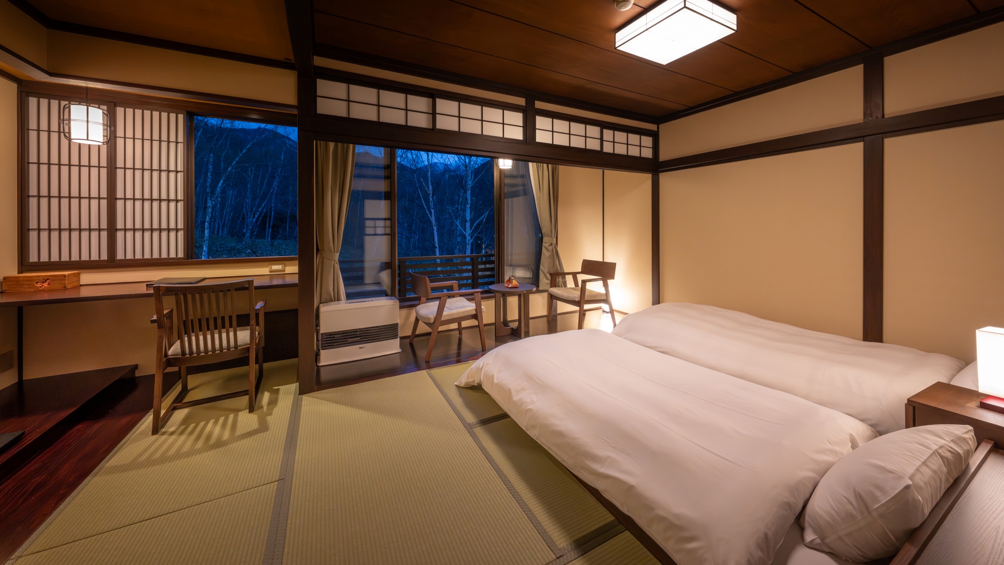 【本館／くつろぎ和モダンツイン＜かつら＞】2026年5月リニューアル！客室からは白樺林がご覧いただけ