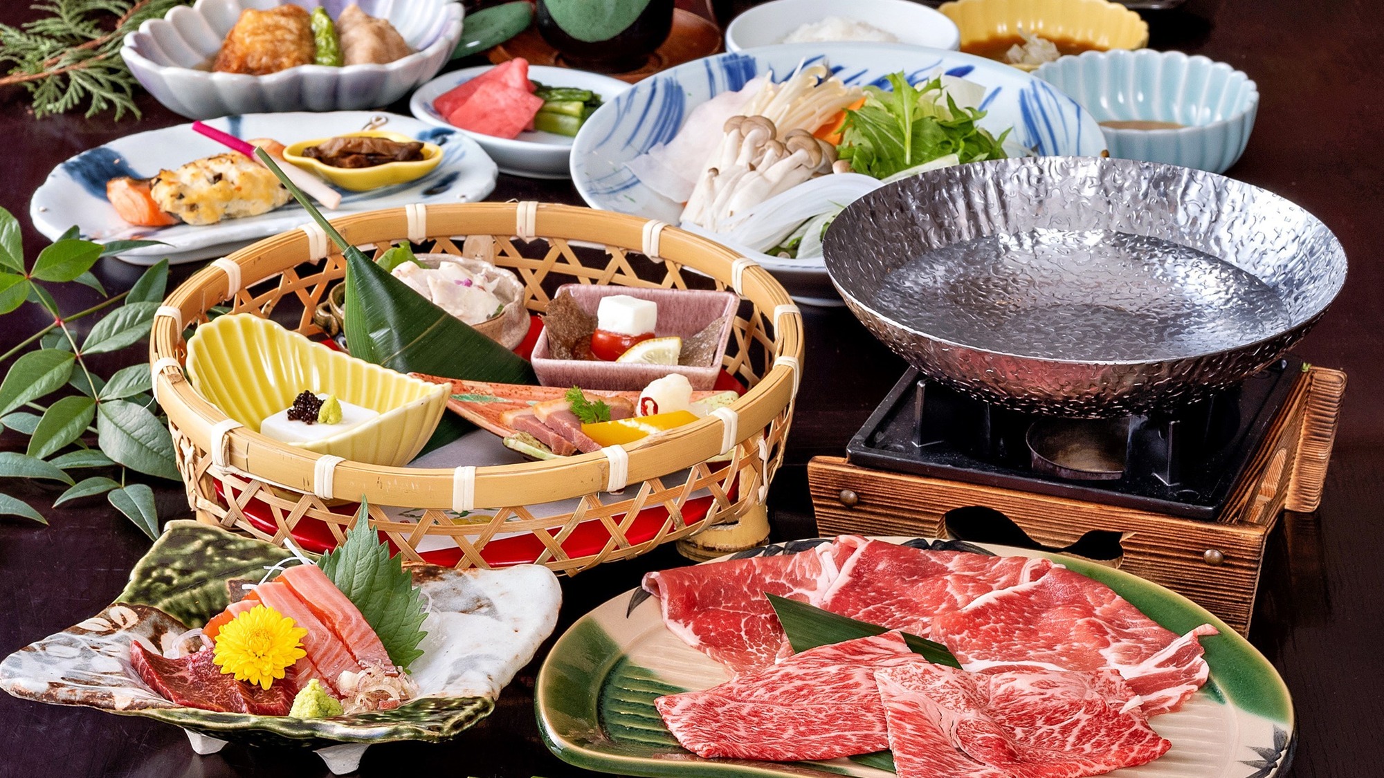 【夕食（スタンダード‐冬‐）】地元食材を使った季節感あふれる一品をご提供いたします。※画像はイメージ