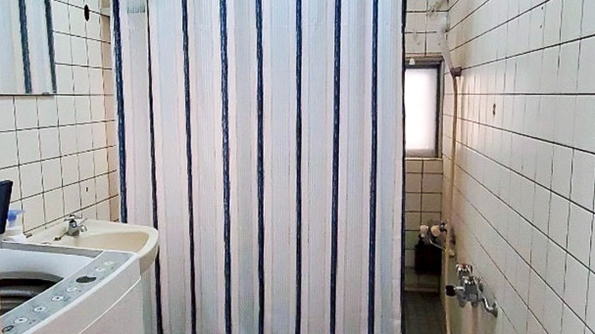 ・【シャワー室】23時までOK！共用シャワー室