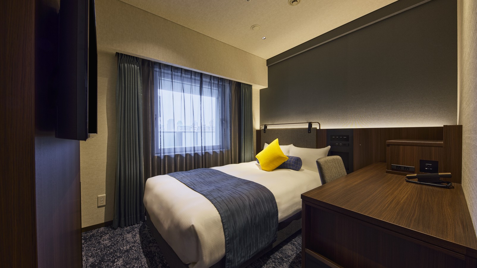 エコノミーセミダブル/14平米＜禁煙室＞