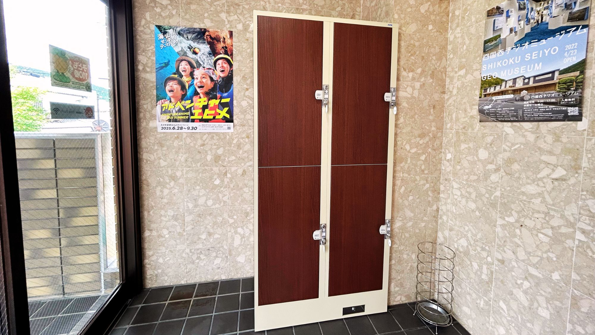 チェックアウト後のお荷物は、コチラのロッカーでお預かり。100円は利用後に返ってくるタイプのロッカー