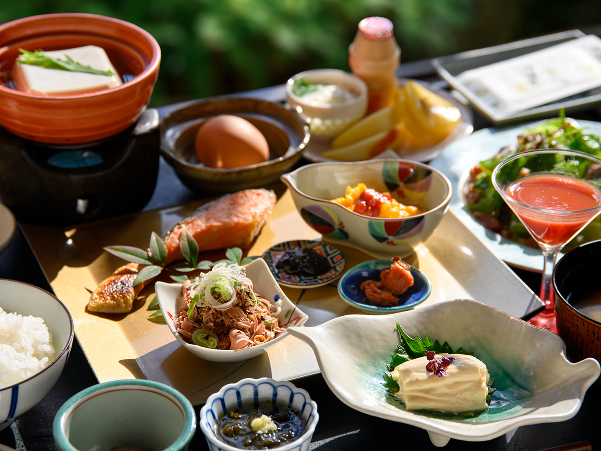 *【朝食】炊き立てご飯や焼き魚、出汁香る椀物で整う朝時間。