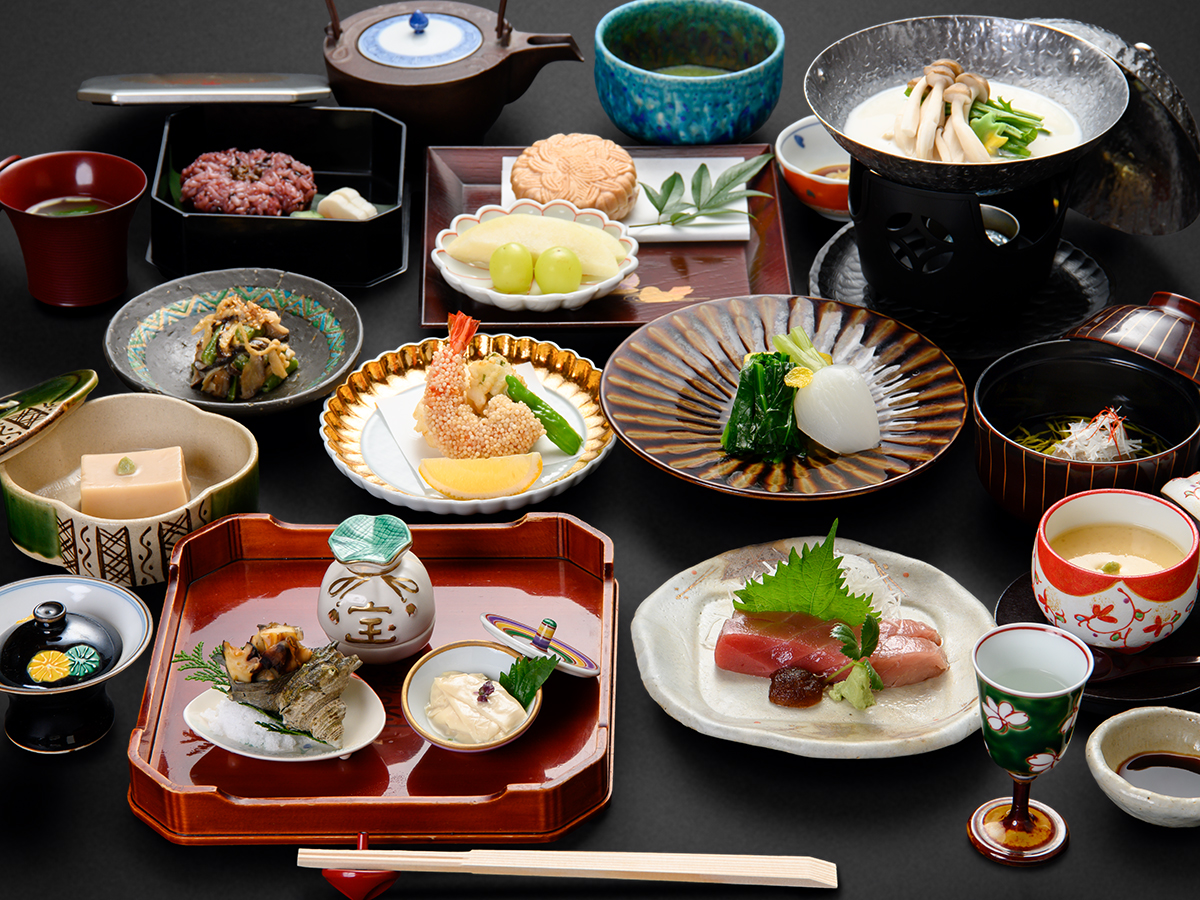 *【夕食】スタンダード／地元と季節の恵みを生かした京風茶懐石をご堪能ください。