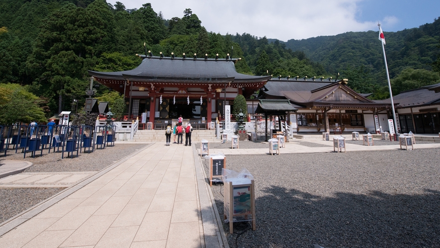 *大山阿夫利神社/古代より“国を護る山・神の山” として崇められる神社。今もなお参拝客が絶えません。