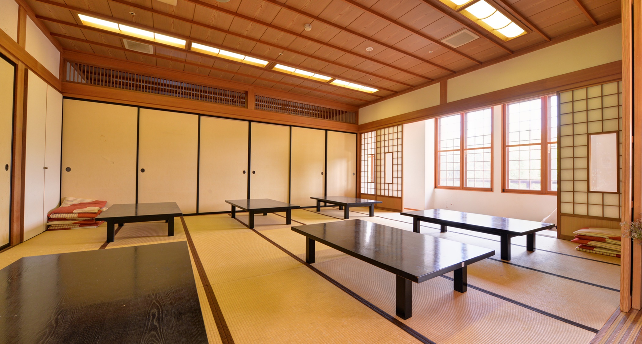 *レストラン“古宮”/懐石料理から学校給食まで！幅広いメニューを取り揃えています。