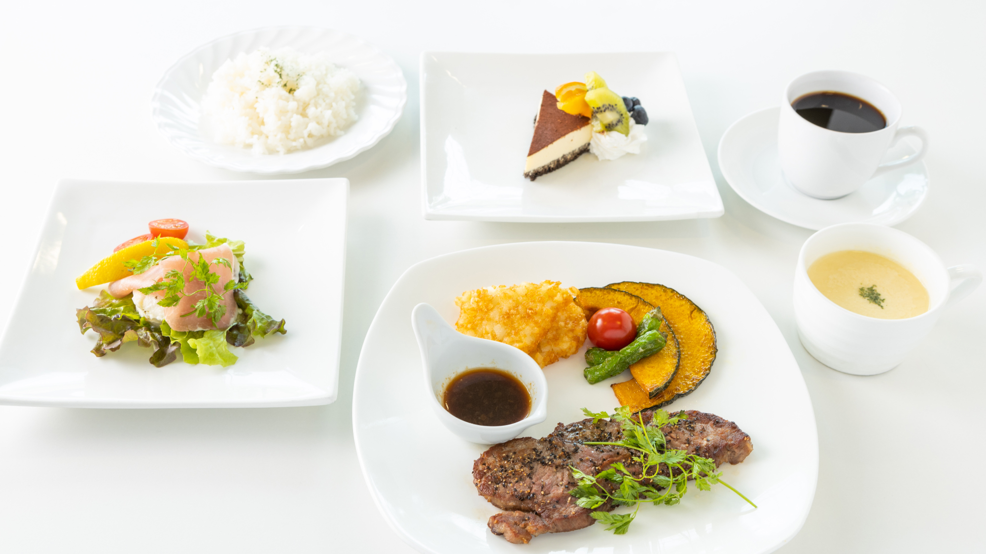【レストラン】洋食ディナー　牛ステーキ