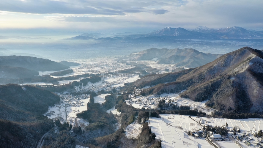 美しい高山村で、冬の里山を体験してください