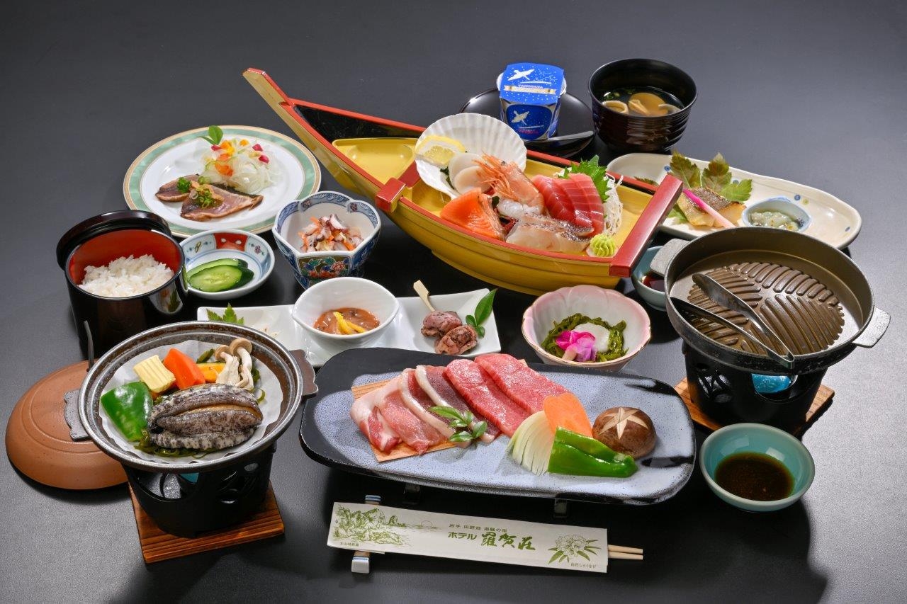 【楽天スーパーSALE】【レギュラープラン 】≪夕食／広間≫ 鮑の踊焼きと船盛付き海鮮膳コース