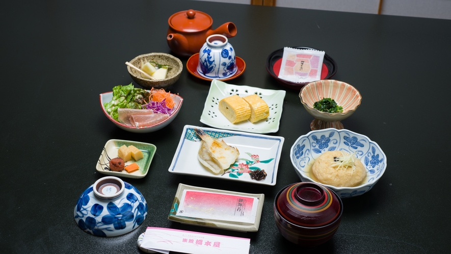 *ご朝食/地元の食材を活かしたやさしい味付けの朝ごはんをお召し上がり下さい