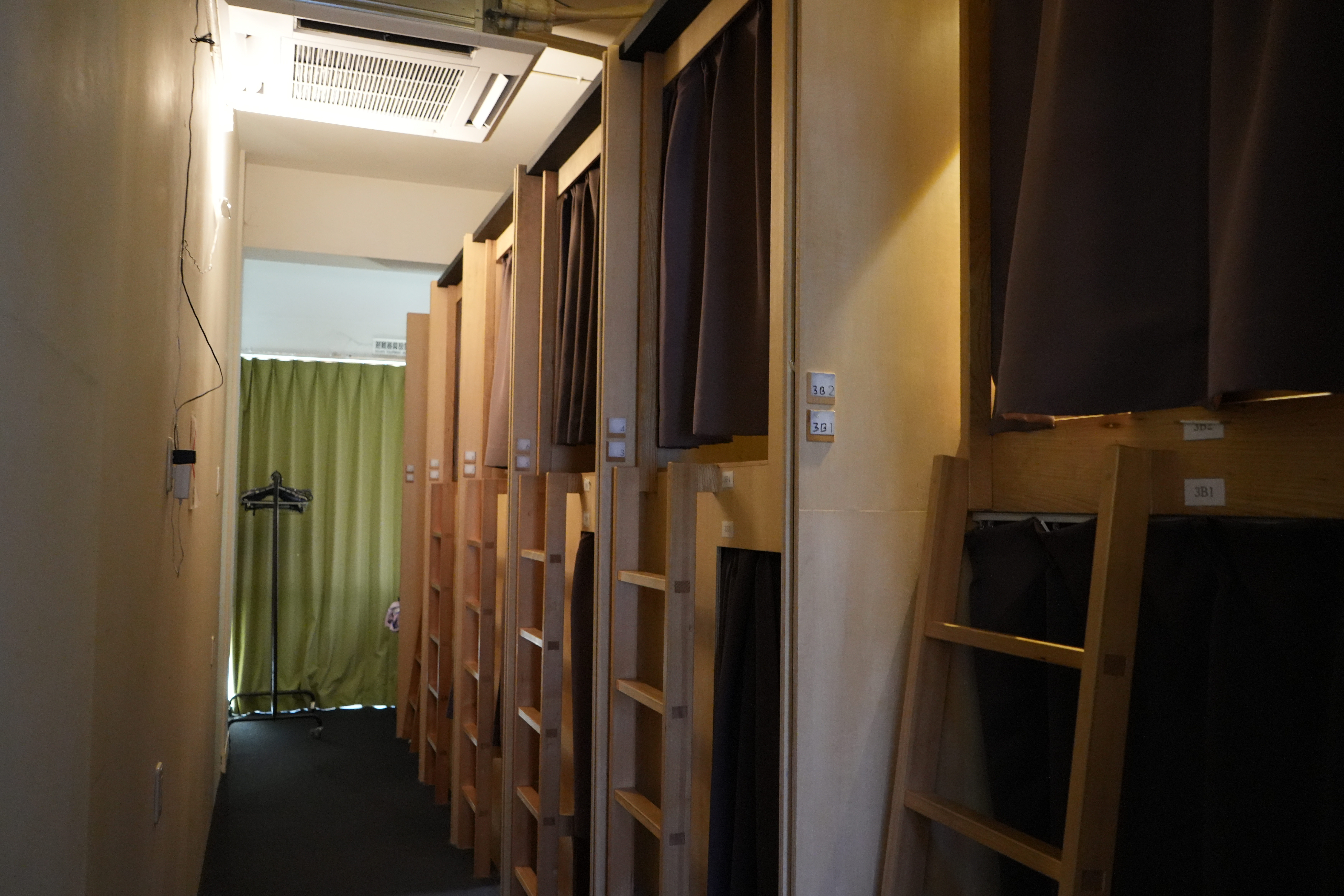 男女ドミトリー