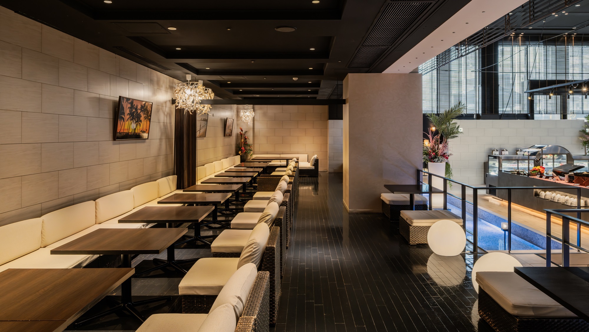 LUXE DINING HAPUNA（メインタワー1Ｆ）
