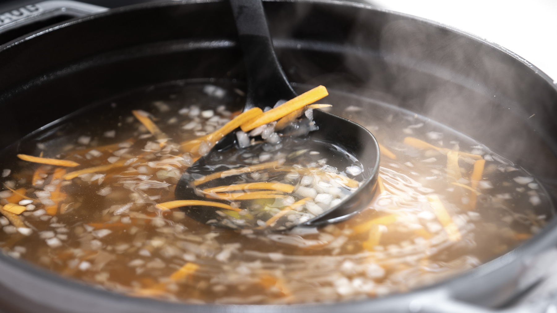 おかずは日替わり！和食派の方にも洋食派の方にもご満足いただける、豊富なラインナップです♪