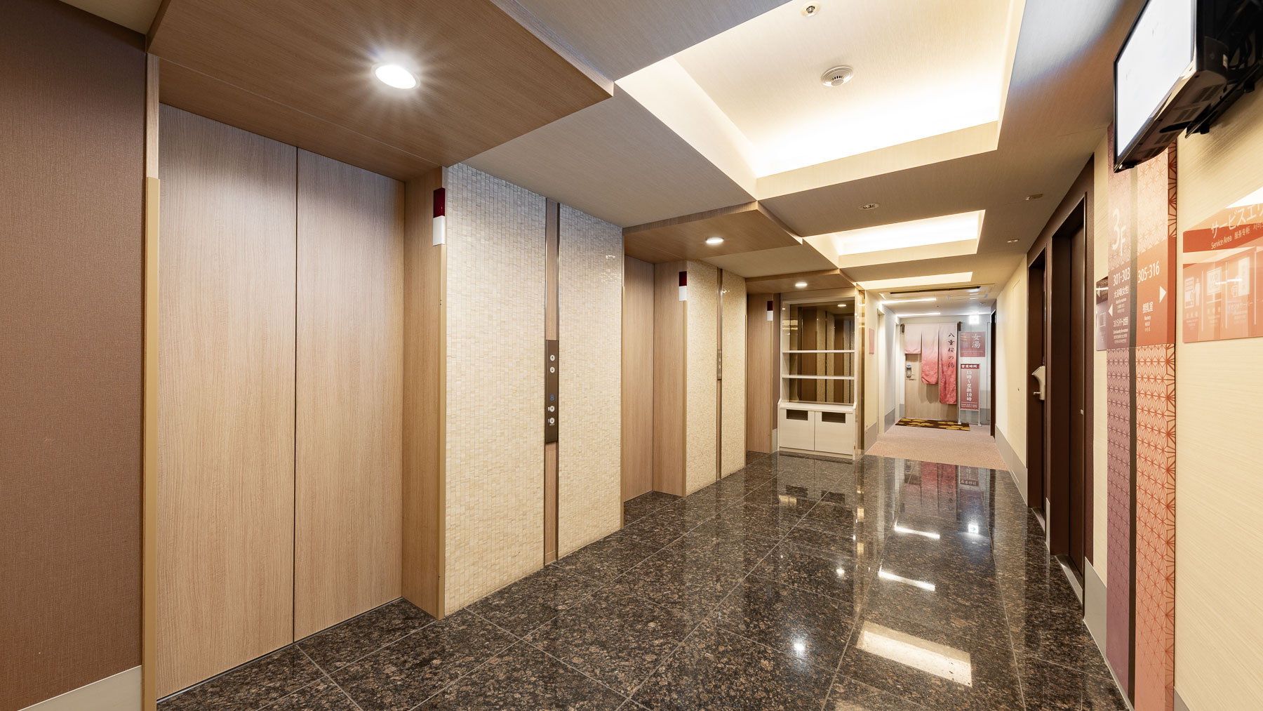 エレベーターは２機完備で待ち時間短縮