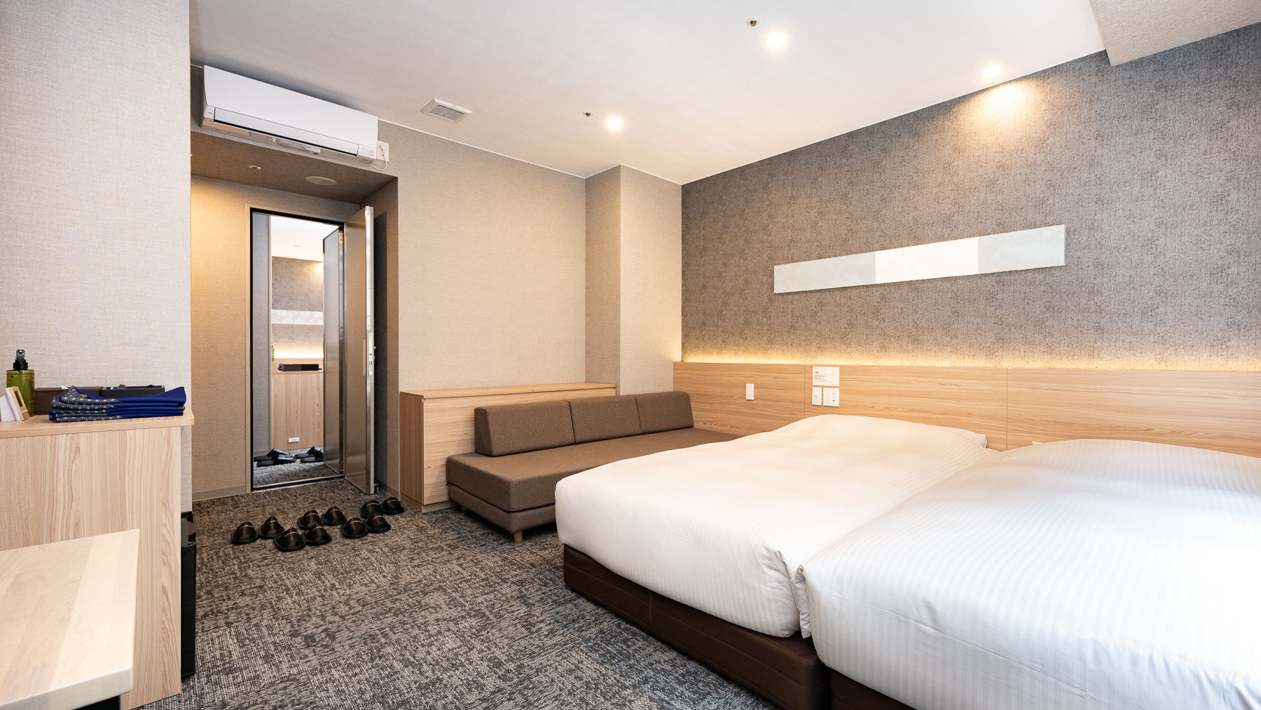 120㎝幅ベッド2台＋ソファ×２部屋