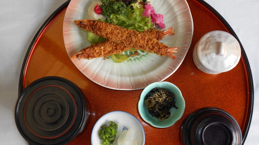 【お子様用・夕食一例】みんな大好きエビフライ定食