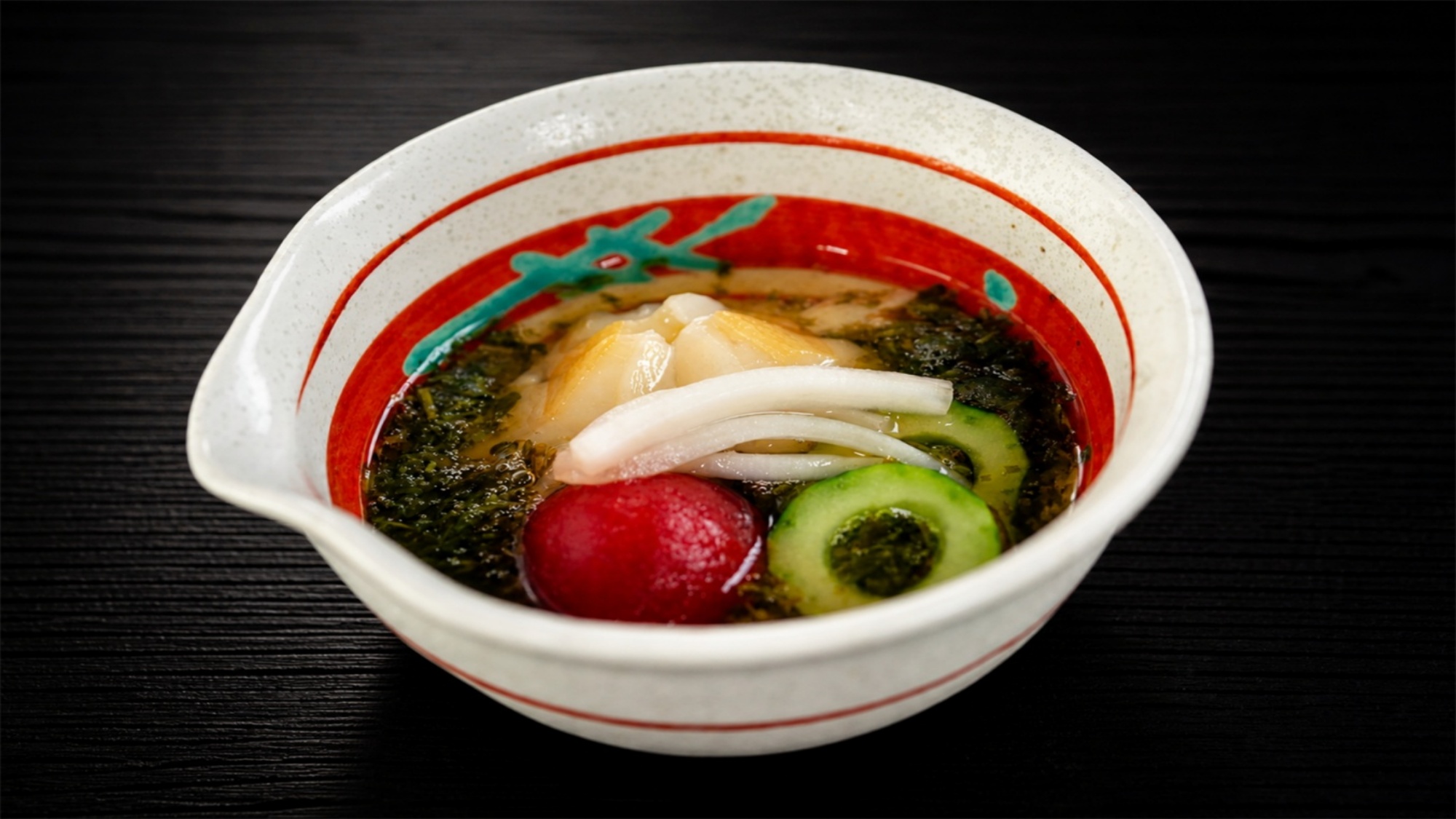 【夕食一例】定番・贅沢会席共通、ツブ貝と鮑の酢の物はさっぱりとして口の中をリフレッシュしてくれます。