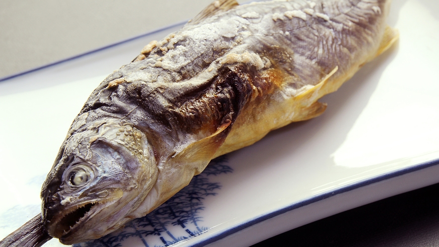 【料理】岩魚の塩焼きは外はパリパリ中はふっくら♪