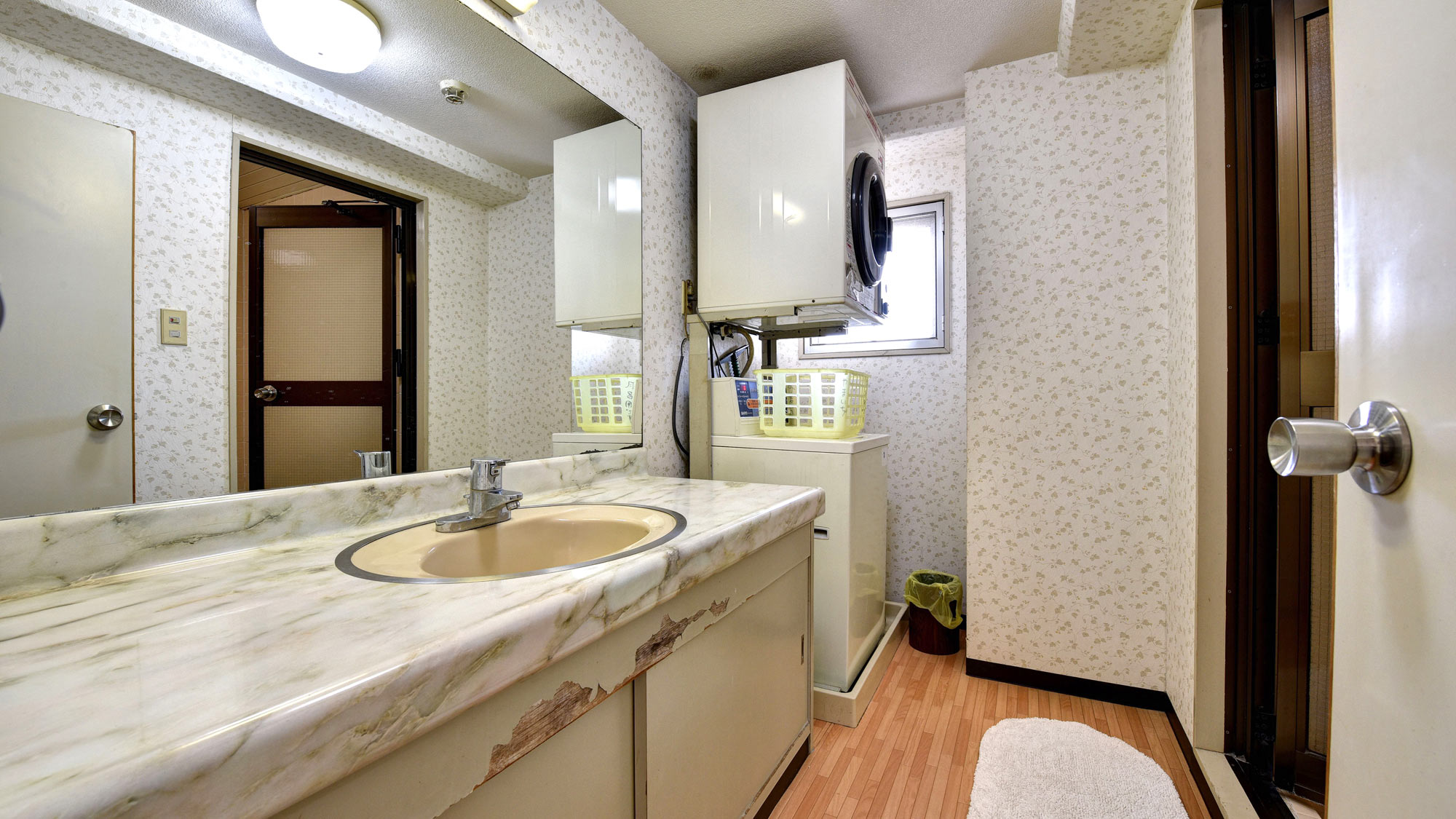 *客室一例／洗濯＆乾燥機、広い洗面所が付いたお部屋タイプもございます。