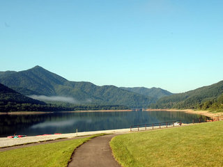 かなやま湖