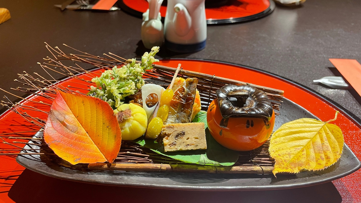 地魚盛り合わせ＋伊勢海老・鮑料理＋揚げたてアジフライ付 伊豆の三大味覚会席