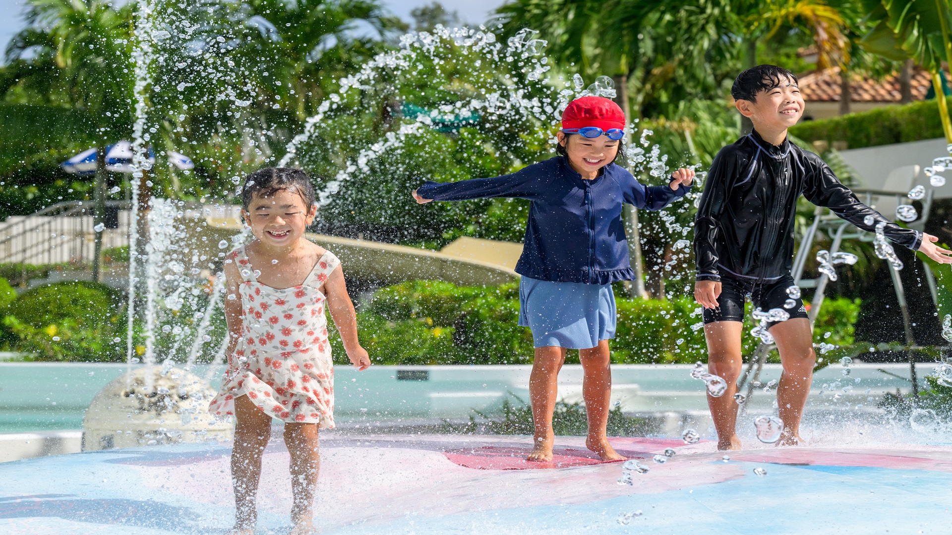 2階/屋外プールバブルヒル