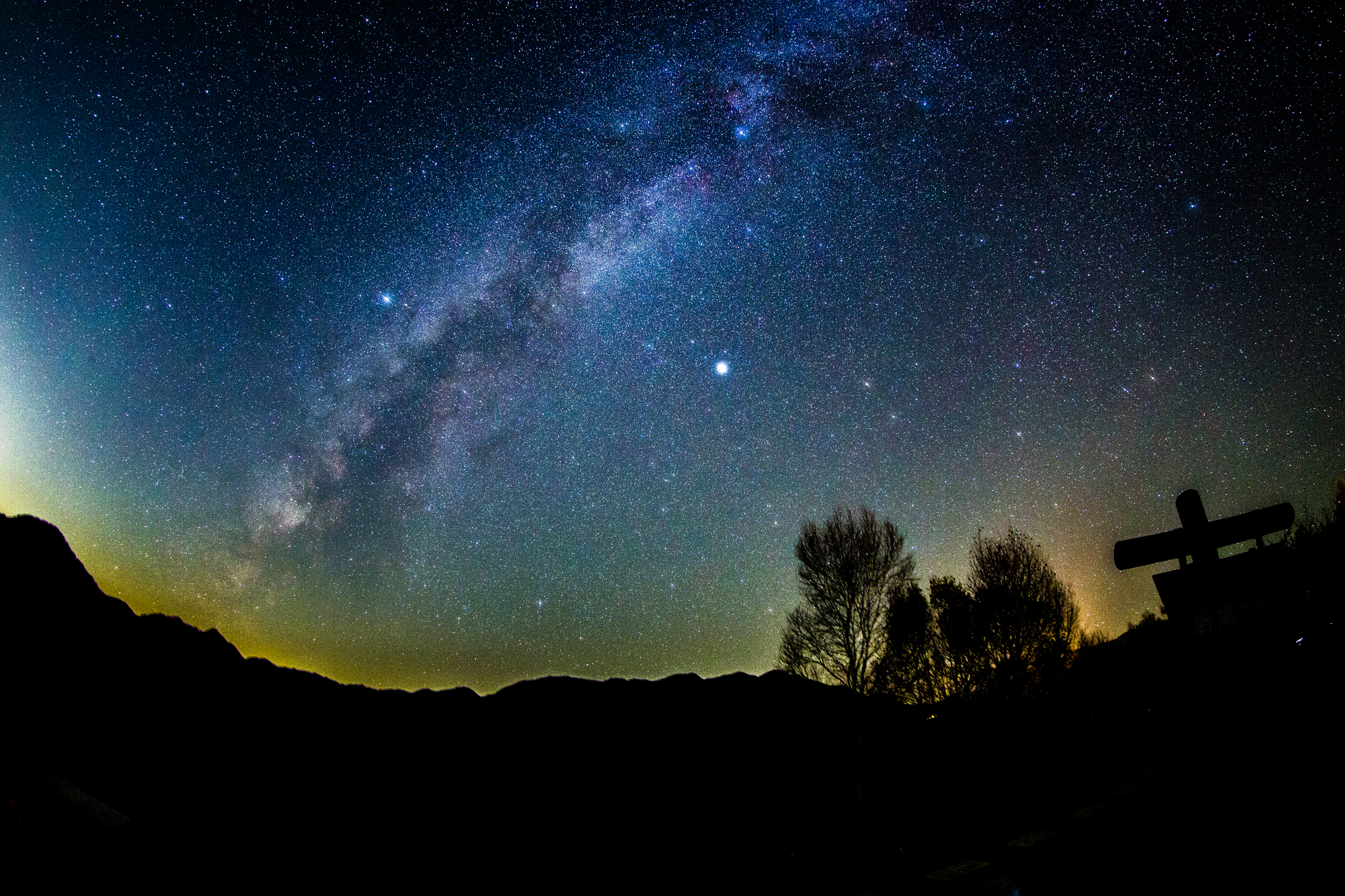 戦場ヶ原の夜景　満天の星空