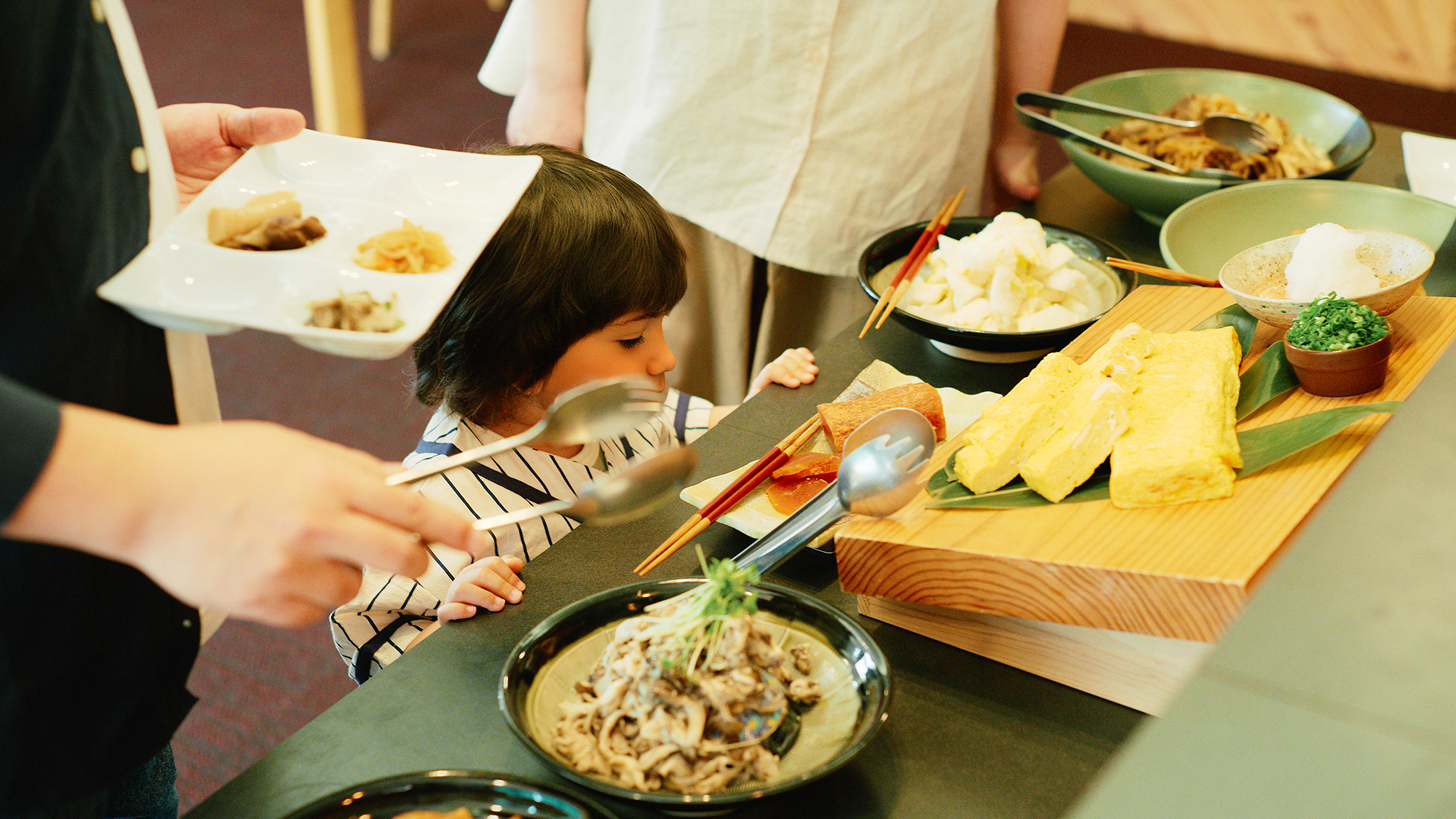 【朝食バイキング】新鮮な地元産野菜を使用したバイキング。朝から栄養を摂れる体にやさしい朝食
