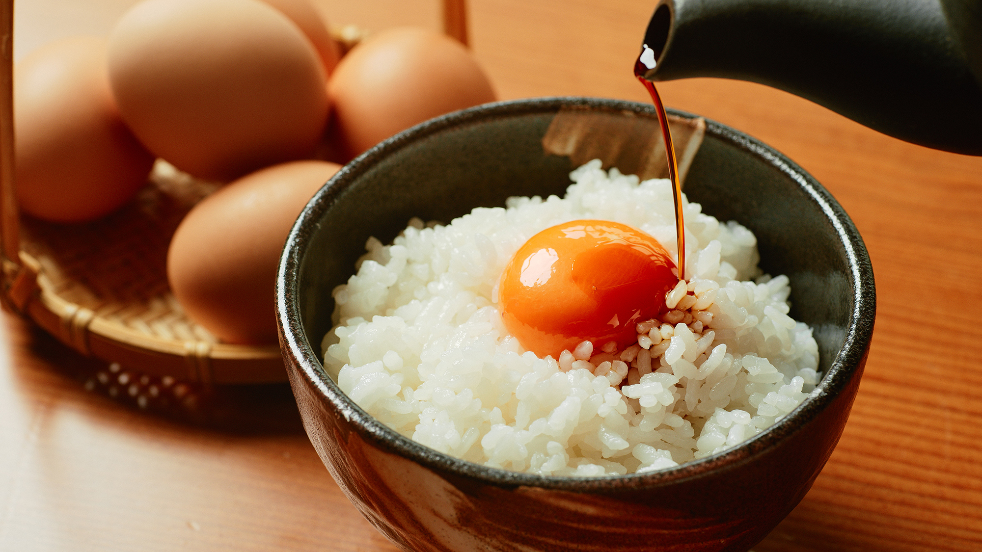 【朝食イメージ】比内地鶏の卵と、釜炊きのあきたこまちが抜群の相性