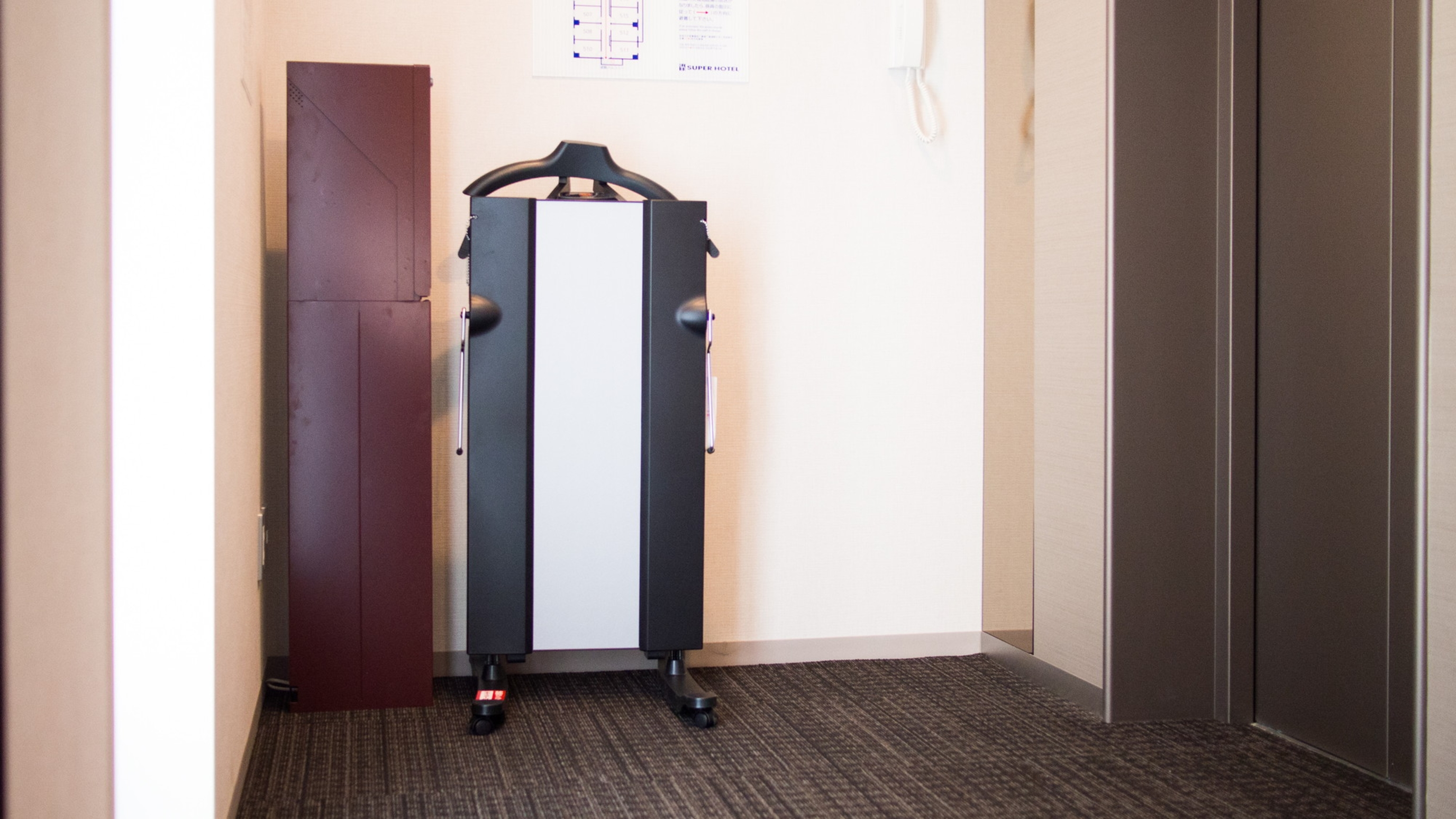 ビジネスマンの必須アイテム！各階に設置してます。ご自由に♪