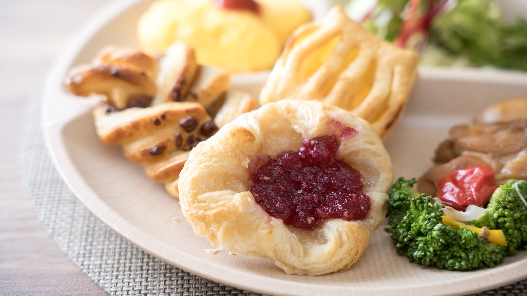 あつあつサクサク、焼きたての香りをお楽しみください