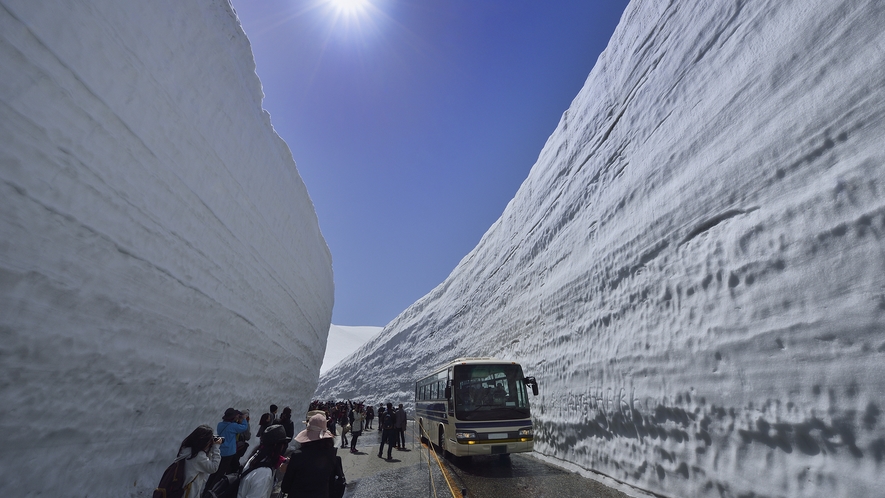 【立山黒部】一度は訪れたい♪高山アルペンルート「雪の壁」。